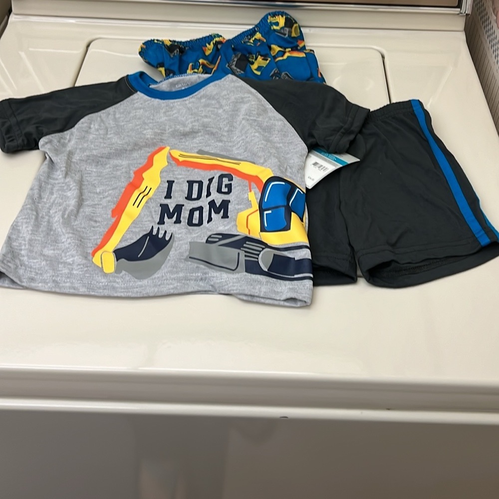 Carters 3 pc “I DIG  Mom” SS Top and Long Pant Shorts Pajamas 24 Months NWT